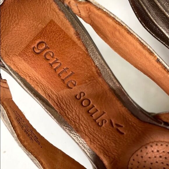 LIKE new Gentle Souls / Kenneth Cole leather heels - Picture 5 of 8